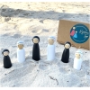emirati family peg dolls